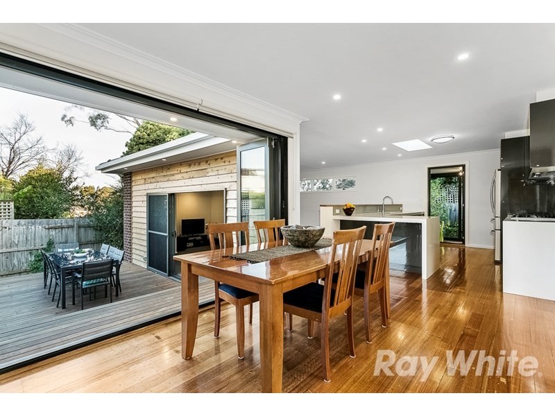 16 Neera Court, Glen Waverley VIC 3150