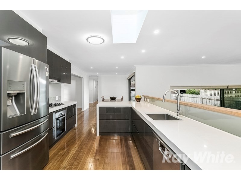 16 Neera Court, Glen Waverley VIC 3150