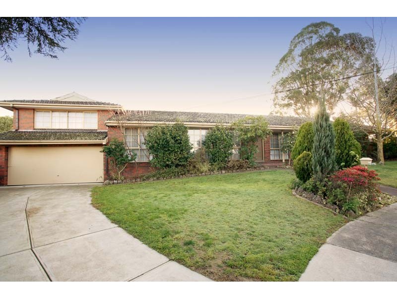 2 Poets Court, Glen Waverley VIC 3150