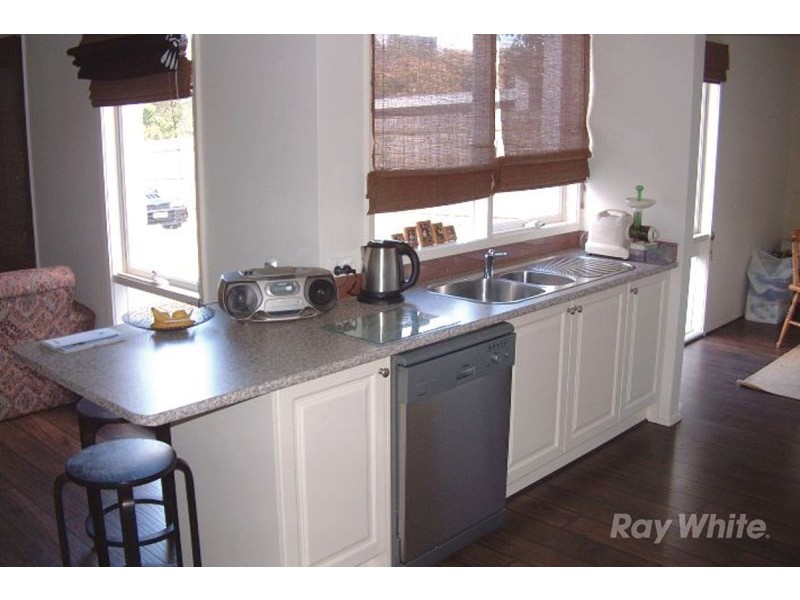 16 Florey Crescent, Mulgrave VIC 3170