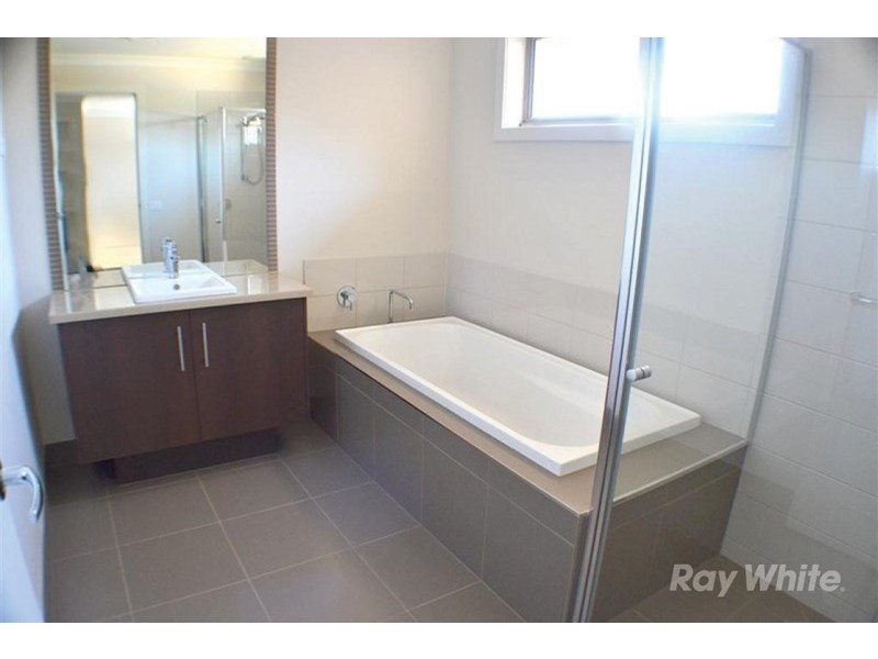 8 Harvie Street, Glen Waverley VIC 3150