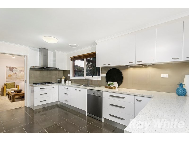 15 Lalor Close, Mulgrave VIC 3170