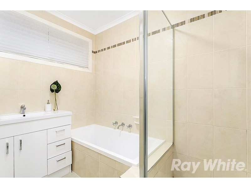 15 Lalor Close, Mulgrave VIC 3170