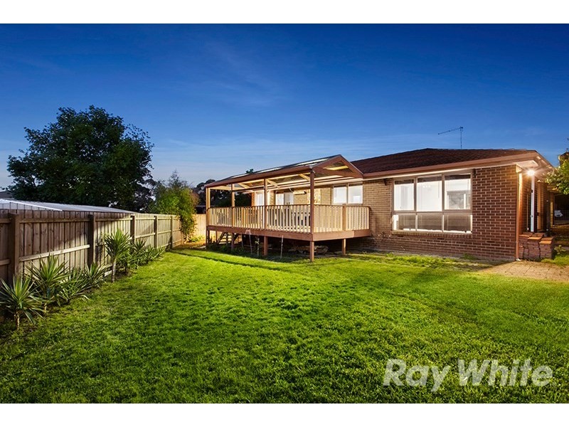 15 Lalor Close, Mulgrave VIC 3170