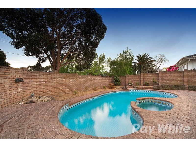 9 Dunsmuir Drive, Mount Waverley VIC 3149