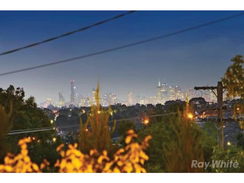 6 Grandview Road, Chadstone VIC 3148