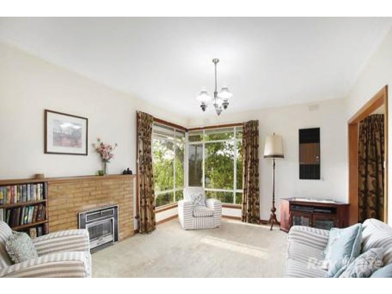 6 Grandview Road, Chadstone VIC 3148