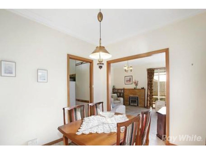 6 Grandview Road, Chadstone VIC 3148