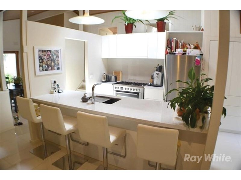 8 Charlnet Drive, Vermont South VIC 3133