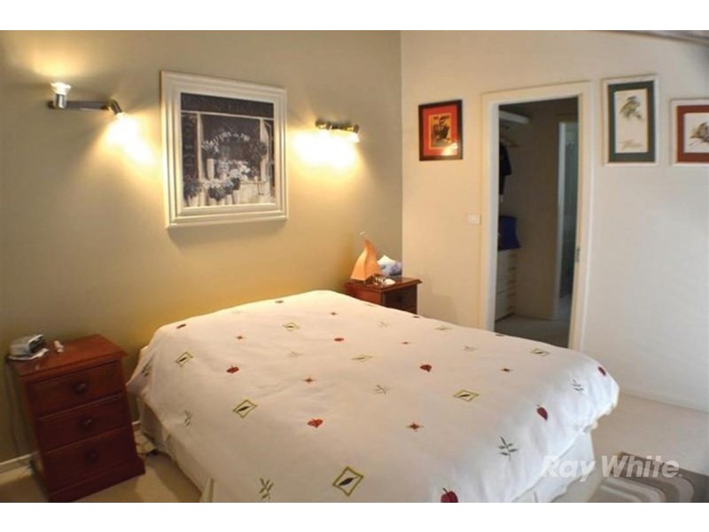 8 Charlnet Drive, Vermont South VIC 3133