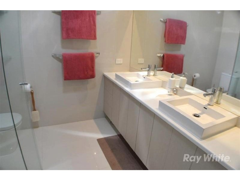 8 Charlnet Drive, Vermont South VIC 3133