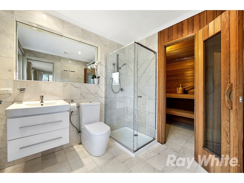 2 Gyton Avenue, Glen Waverley VIC 3150