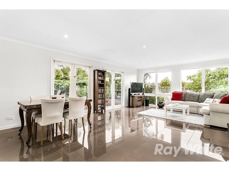 44 King Arthur Drive, Glen Waverley VIC 3150