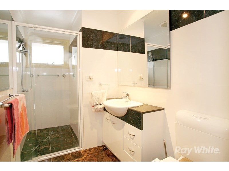 15 Lennox Avenue, Glen Waverley VIC 3150