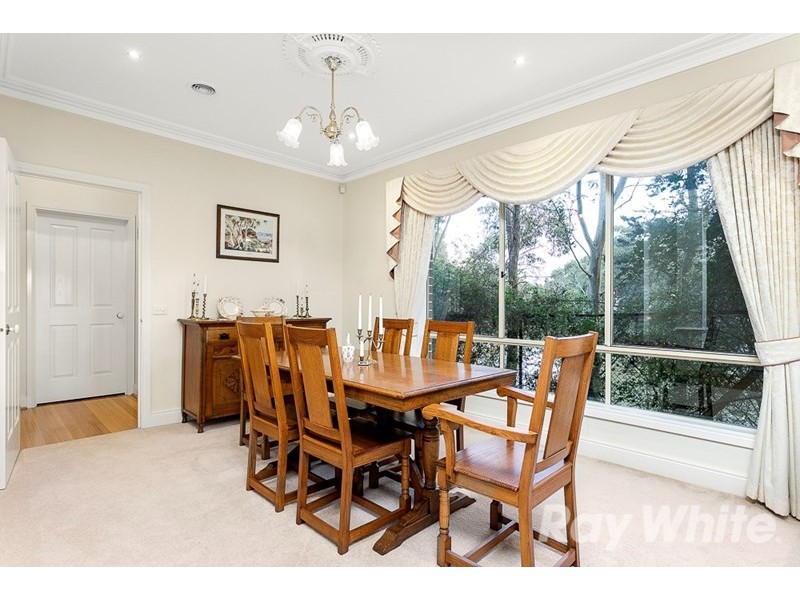 35 Bunker Crescent, Glen Waverley VIC 3150