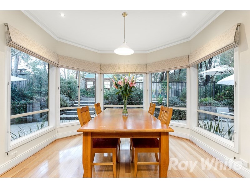 35 Bunker Crescent, Glen Waverley VIC 3150