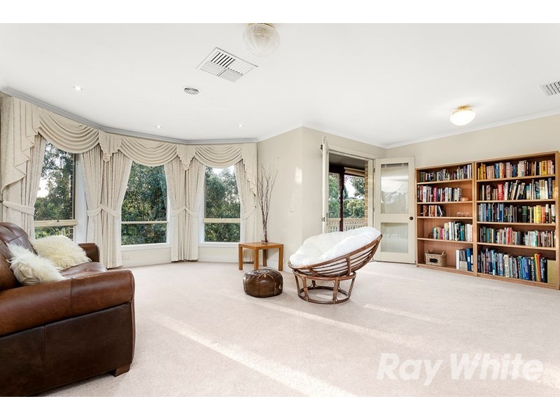 35 Bunker Crescent, Glen Waverley VIC 3150