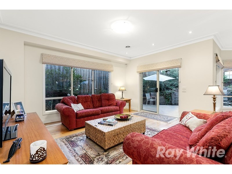 35 Bunker Crescent, Glen Waverley VIC 3150