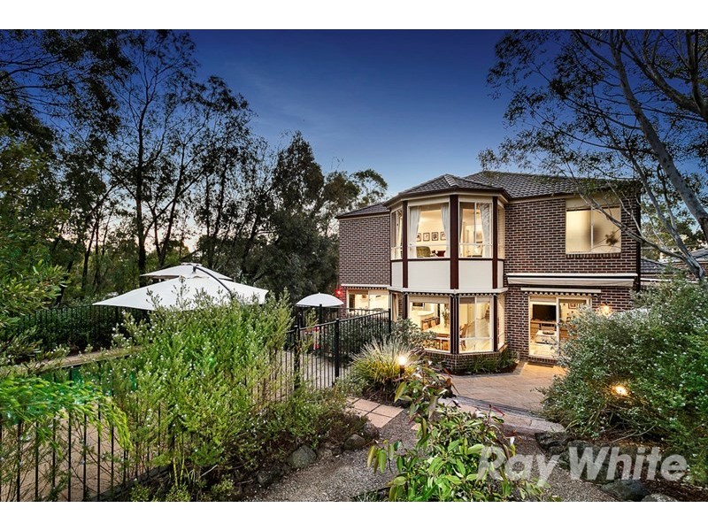 35 Bunker Crescent, Glen Waverley VIC 3150