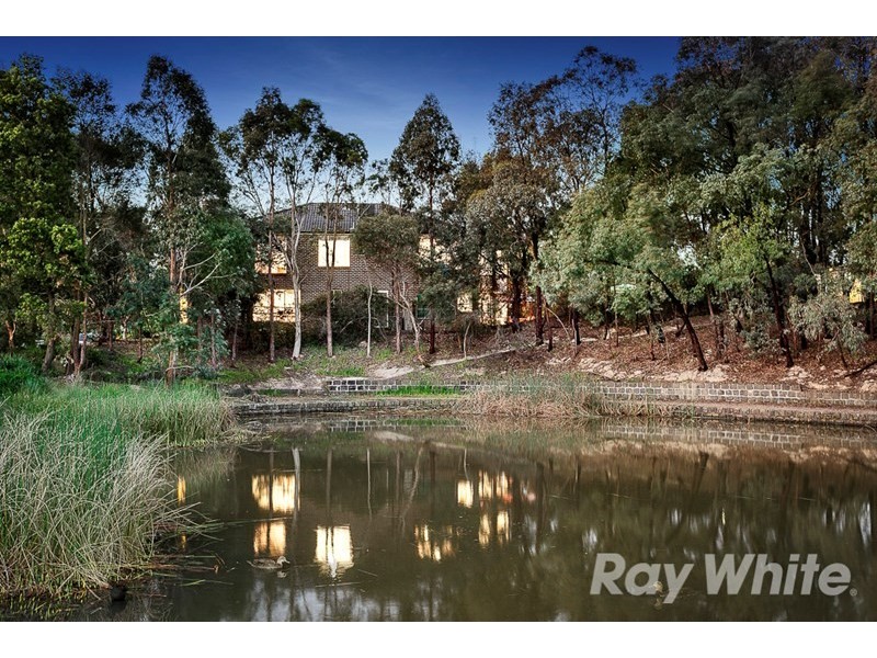 35 Bunker Crescent, Glen Waverley VIC 3150