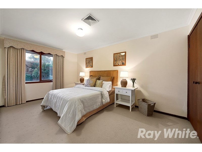 25 Winterton Drive, Wheelers Hill VIC 3150