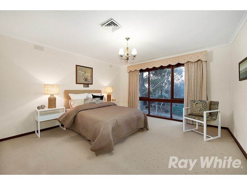 25 Winterton Drive, Wheelers Hill VIC 3150