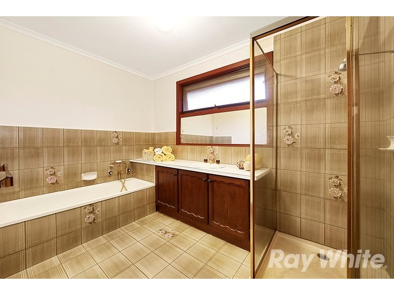 25 Winterton Drive, Wheelers Hill VIC 3150