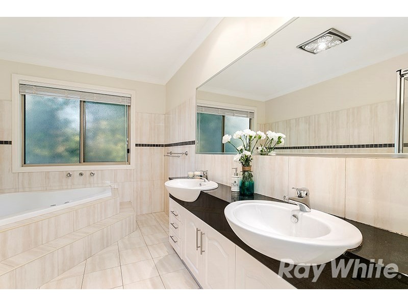 8 Albert Crescent, Mulgrave VIC 3170