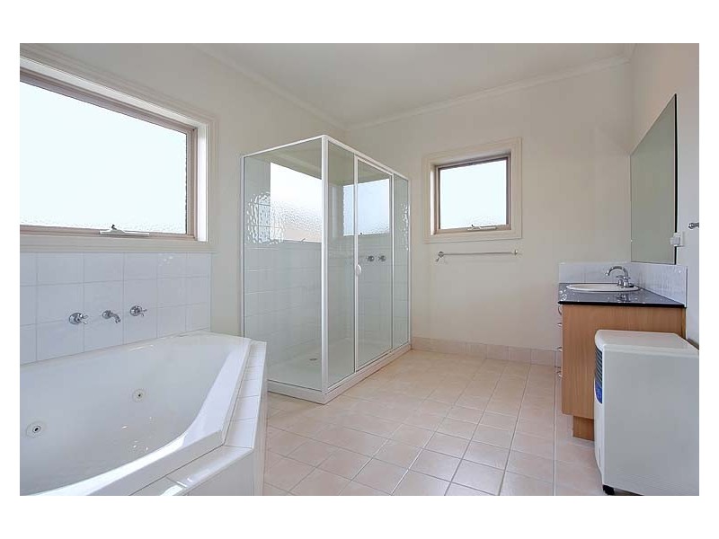 15 Montvale Mews, Mount Waverley VIC 3149