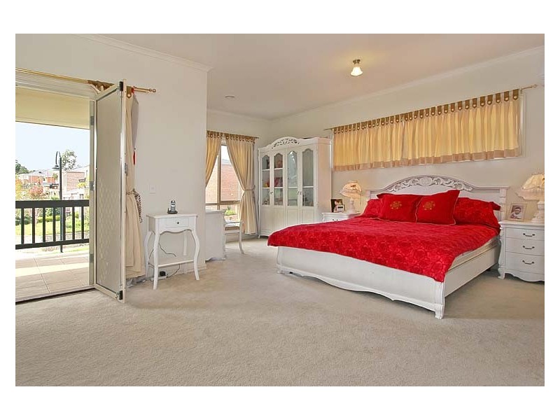 15 Montvale Mews, Mount Waverley VIC 3149