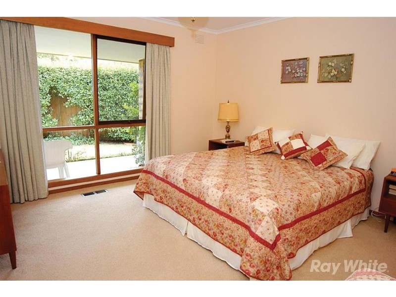4 Regal Court, Glen Waverley VIC 3150