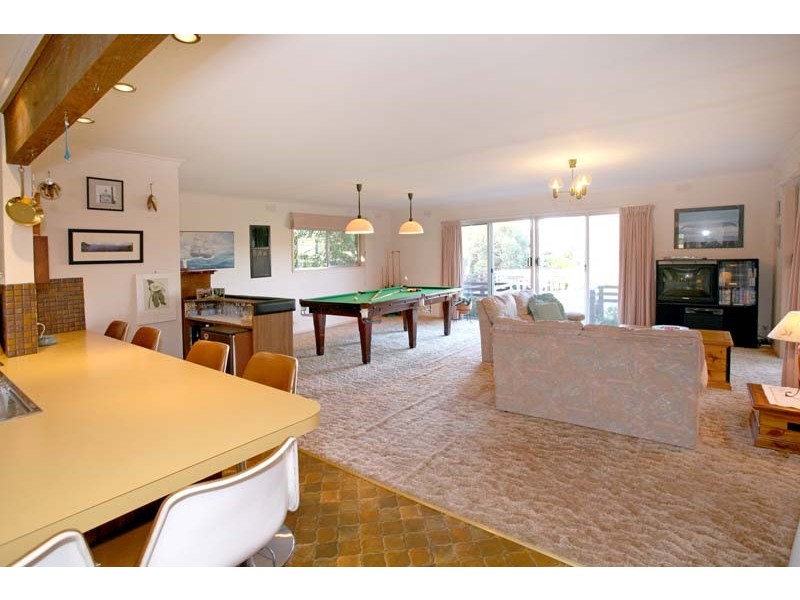 24 Redfern Crescent, Mulgrave VIC 3170