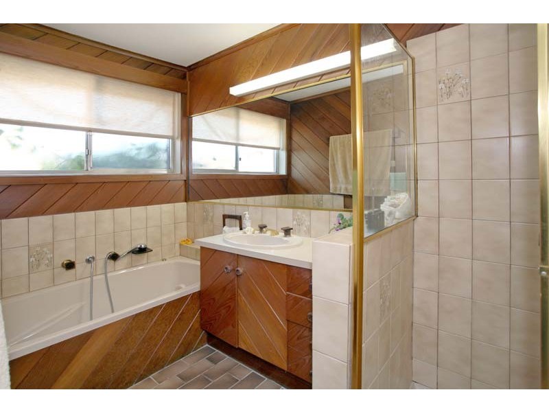 24 Redfern Crescent, Mulgrave VIC 3170