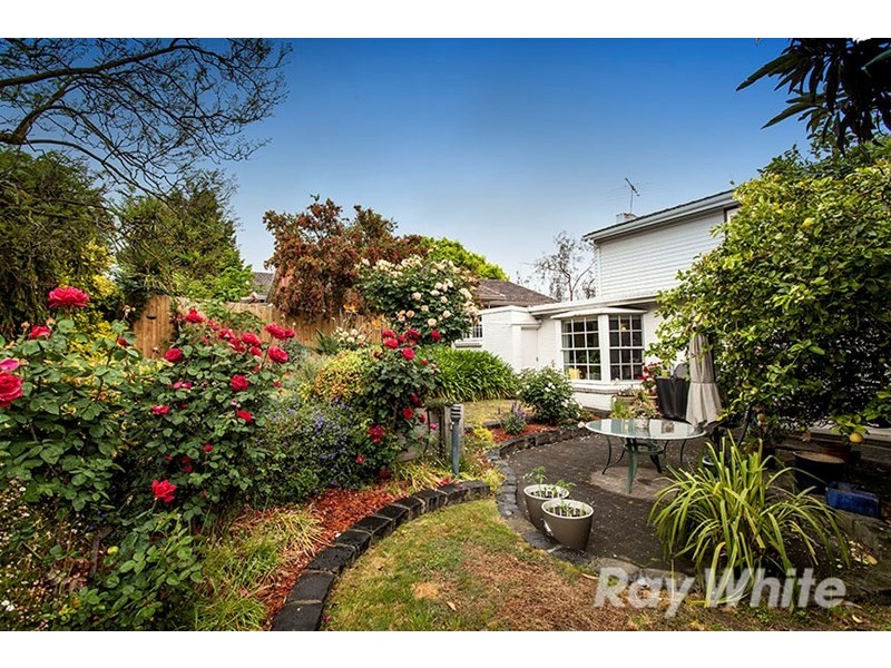 6 Gracehill Avenue, Burwood VIC 3125