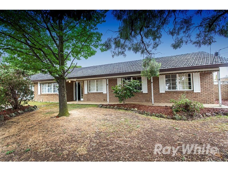 17 Ainslie Drive, Wheelers Hill VIC 3150