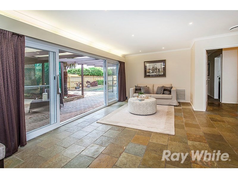 17 Ainslie Drive, Wheelers Hill VIC 3150