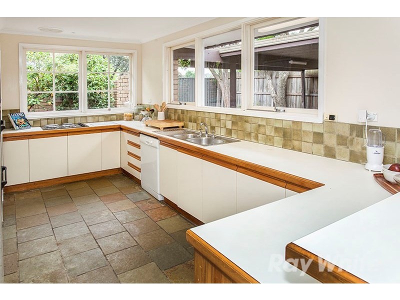 17 Ainslie Drive, Wheelers Hill VIC 3150