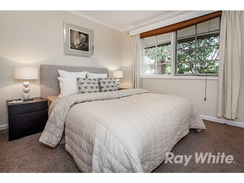 17 Ainslie Drive, Wheelers Hill VIC 3150