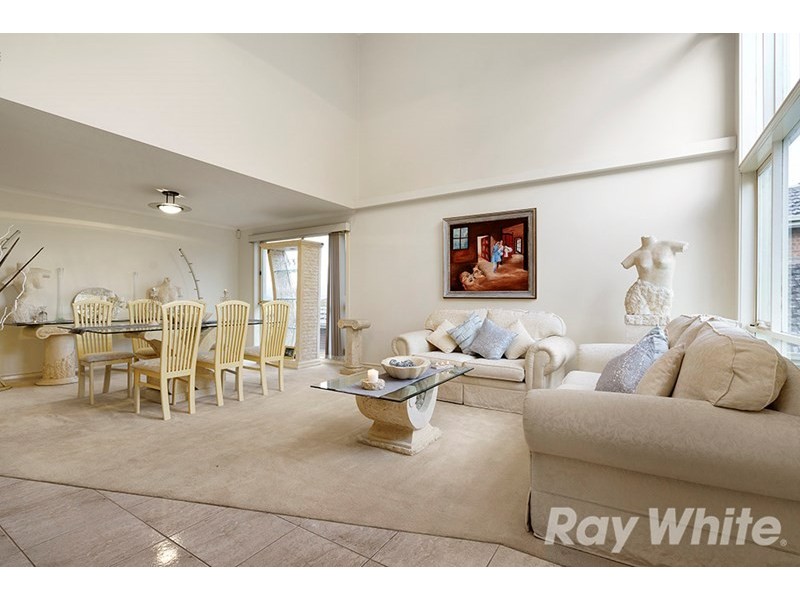 18 Katoomba Drive, Mulgrave VIC 3170