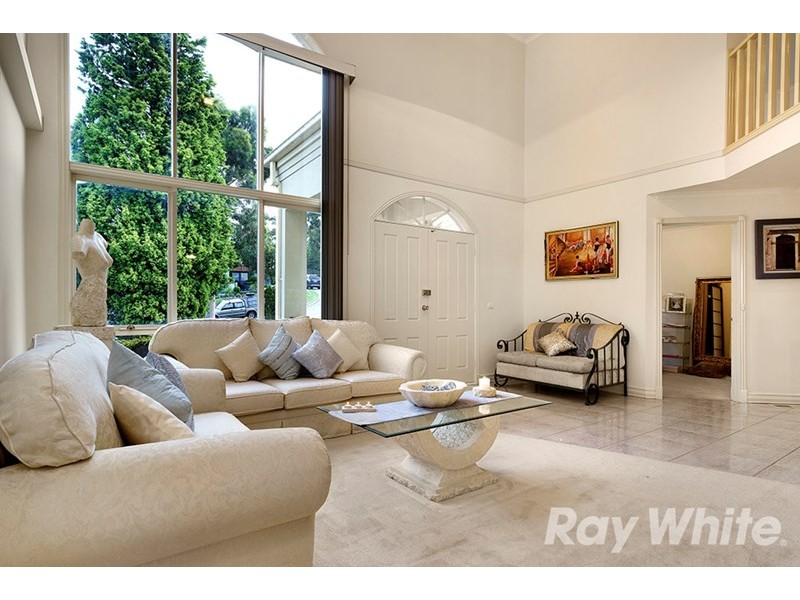 18 Katoomba Drive, Mulgrave VIC 3170