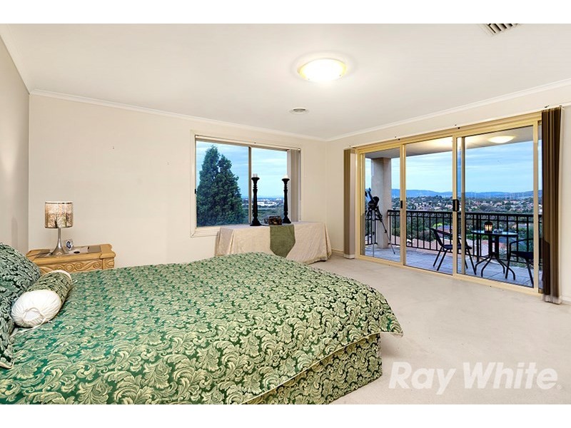 18 Katoomba Drive, Mulgrave VIC 3170