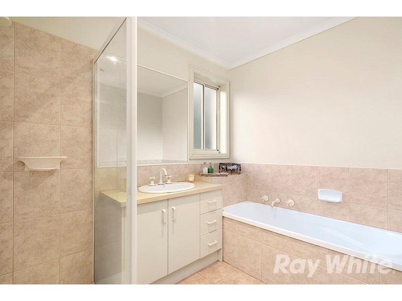 18 Katoomba Drive, Mulgrave VIC 3170