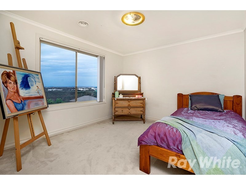 18 Katoomba Drive, Mulgrave VIC 3170