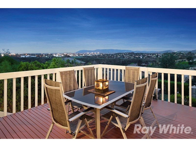 18 Katoomba Drive, Mulgrave VIC 3170