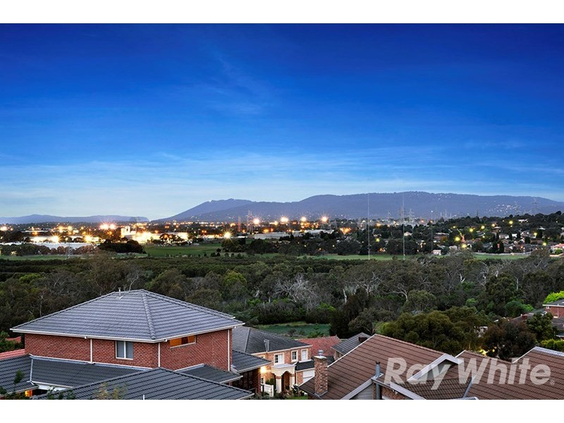 18 Katoomba Drive, Mulgrave VIC 3170