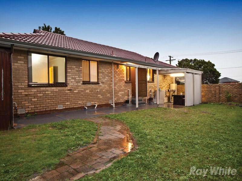 9 Ailsa Street, Dandenong North VIC 3175