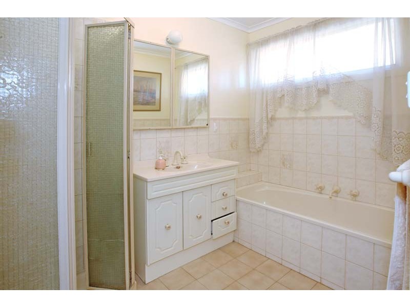 3 Gaynor Crescent, Glen Waverley VIC 3150