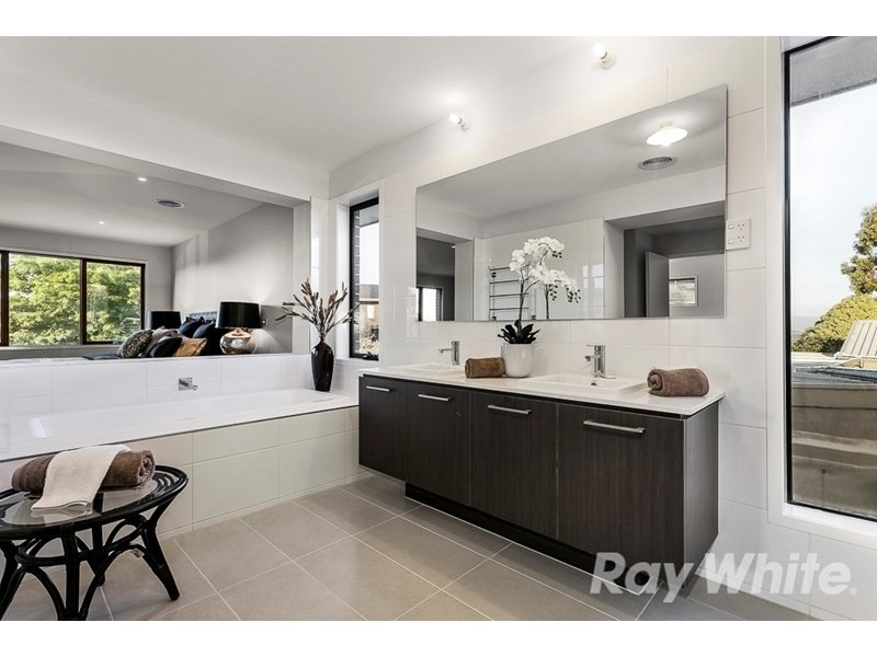 6 Balfour Court, Glen Waverley VIC 3150