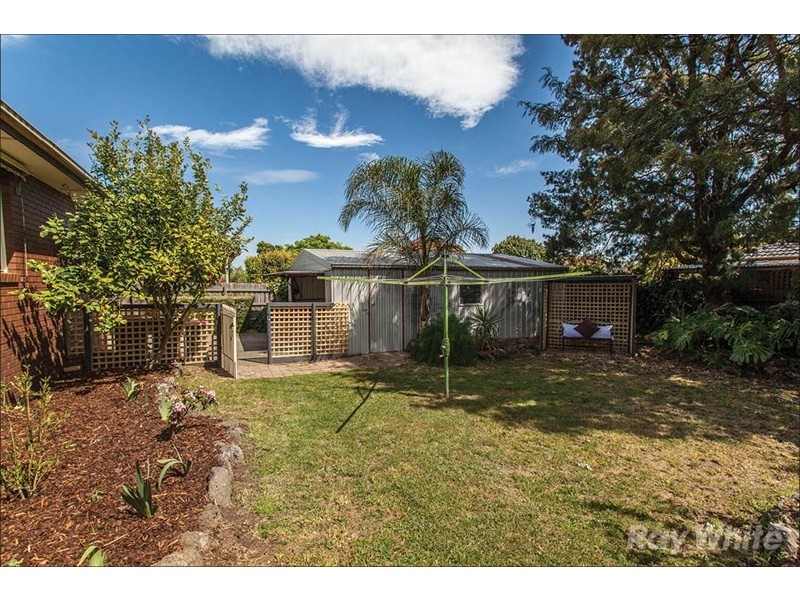 11 Chancellor Drive, Wheelers Hill VIC 3150