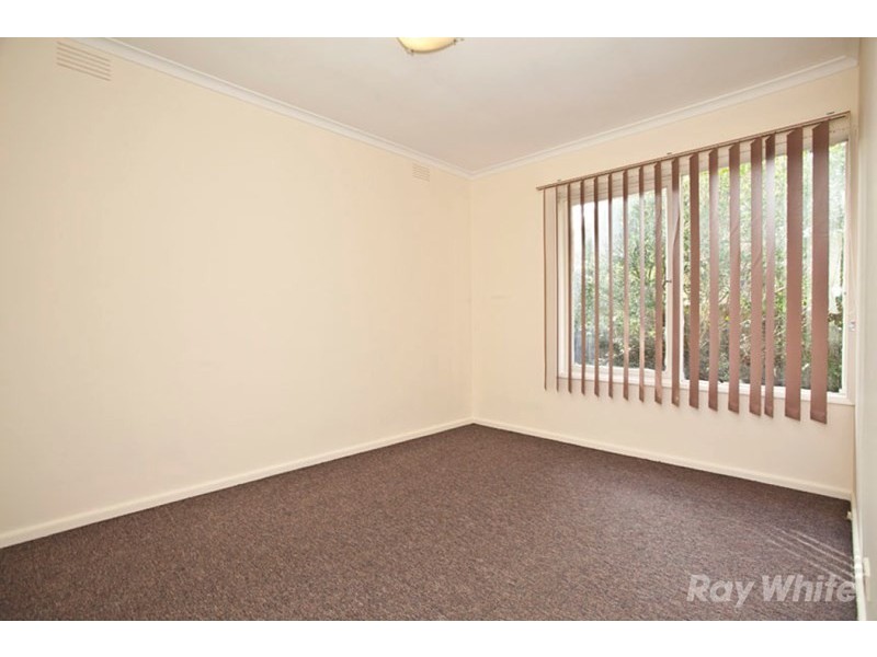 37 Johnson Drive, Glen Waverley VIC 3150